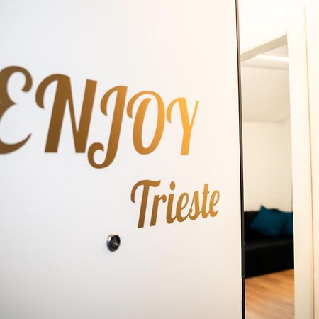 Enjoy Trieste In The City Center Buitenkant foto