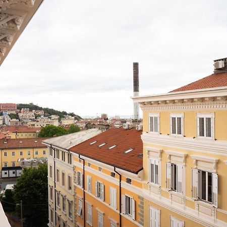 Enjoy Trieste In The City Center Buitenkant foto