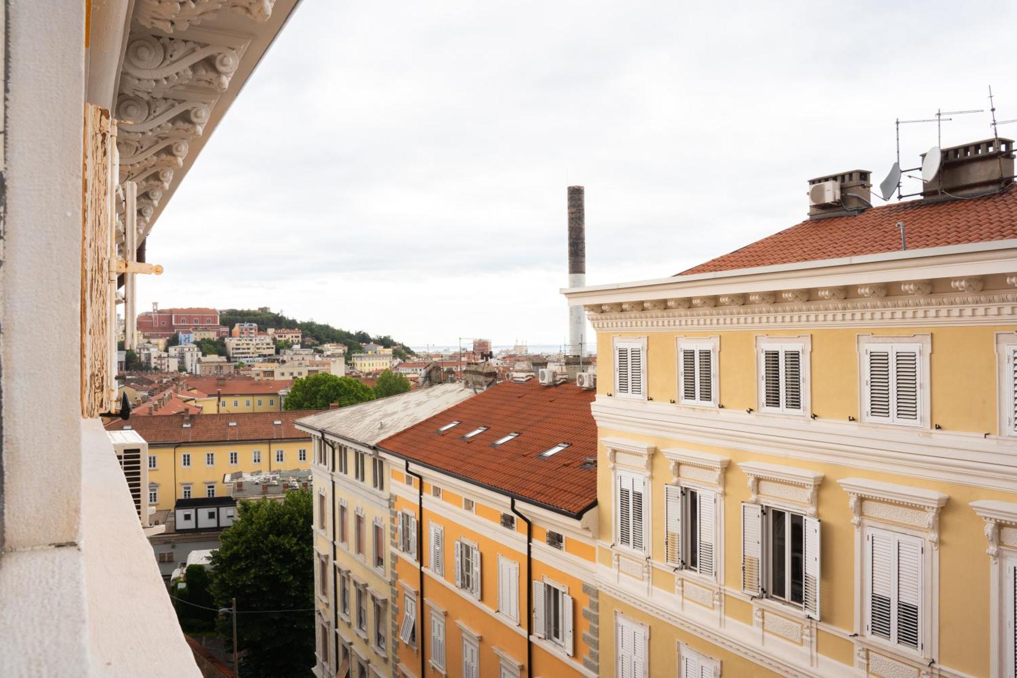 Enjoy Trieste In The City Center Buitenkant foto