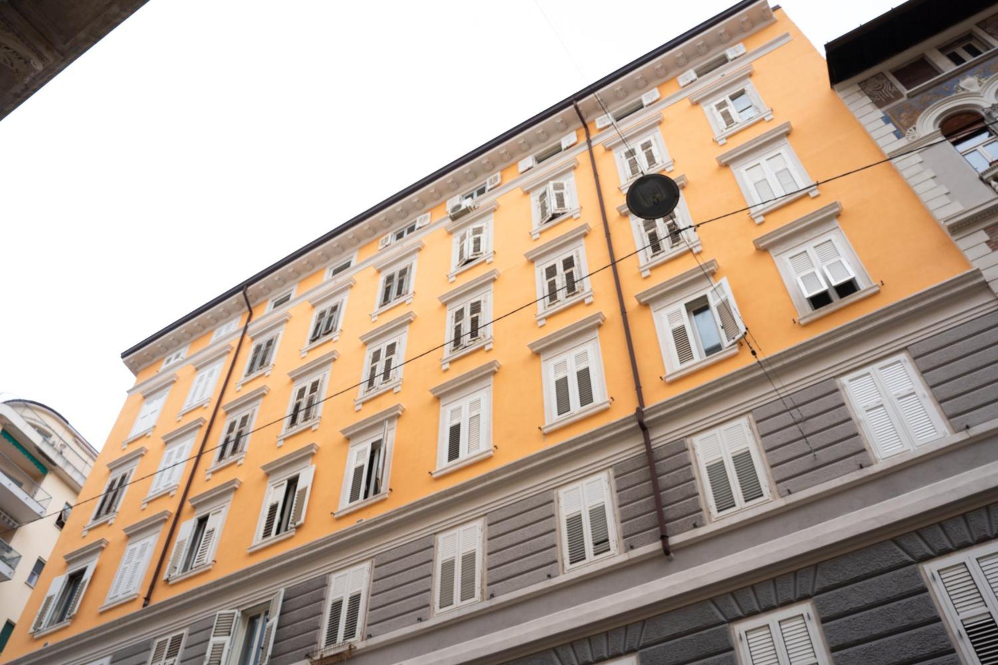 Enjoy Trieste In The City Center Buitenkant foto